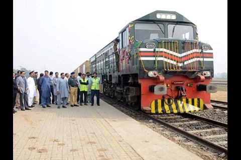 A pilot China-Pakistan Economic Corridor train has run from Havelian in northern Pakistan to Port Qasim at Karachi.